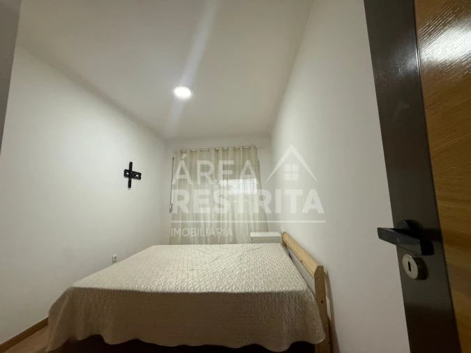 Apartamento T4 para Venda em Fernao Ferro Foto 24