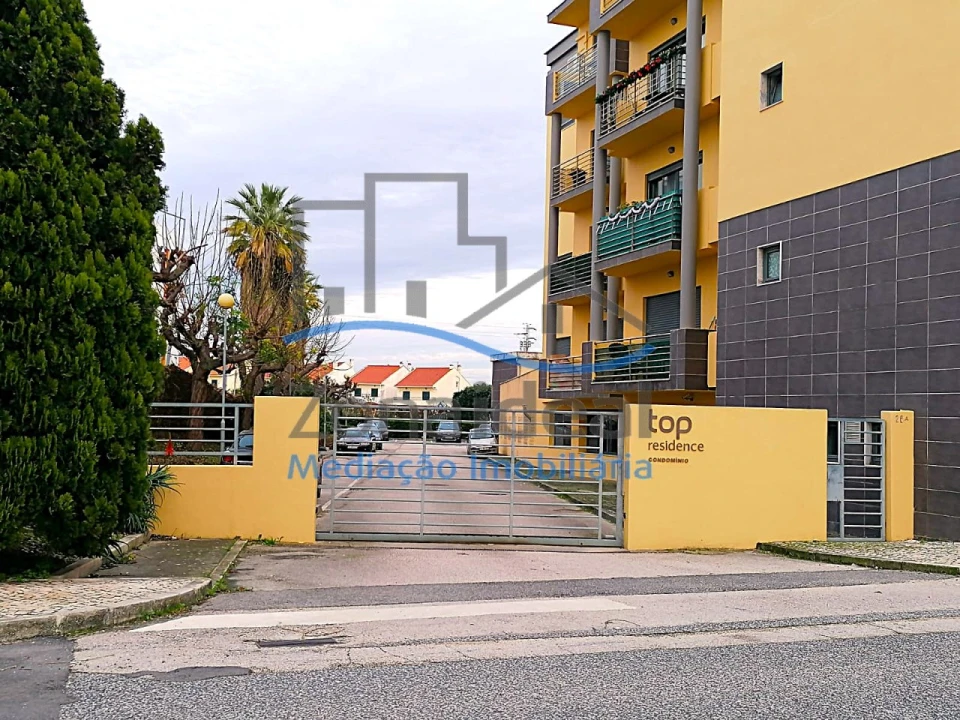 Apartamento T3 para Venda em Carregado e Cadafais Foto 1