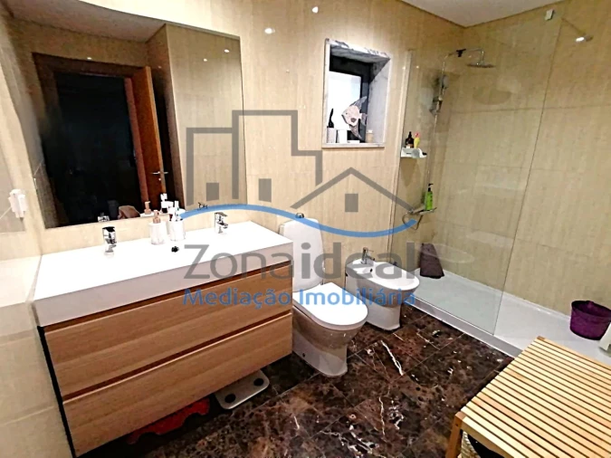 Apartamento T3 para Venda em Carregado e Cadafais Foto 15