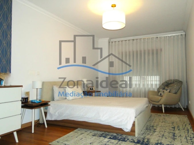 Apartamento T3 para Venda em Carregado e Cadafais Foto 13