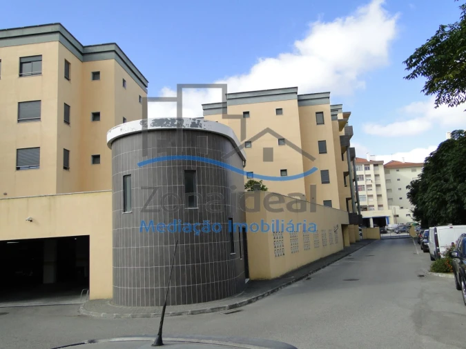 Apartamento T3 para Venda em Carregado e Cadafais Foto 28