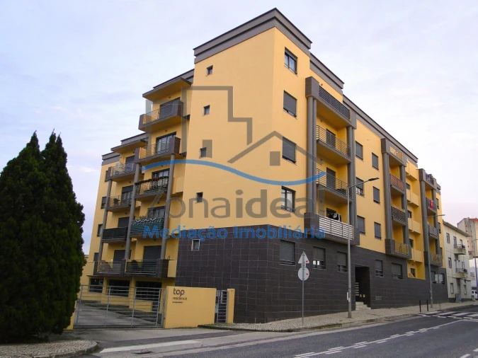 Apartamento T3 para Venda em Carregado e Cadafais Foto 29