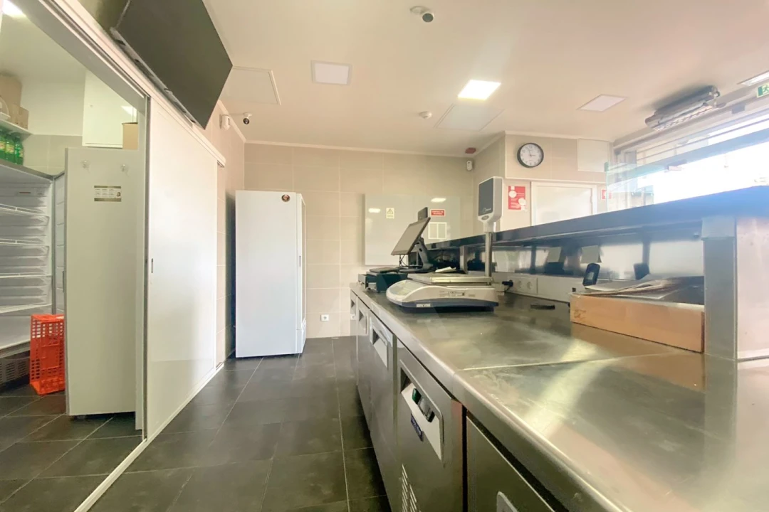 Loja para Venda em Algueirão-Mem Martins Foto 18