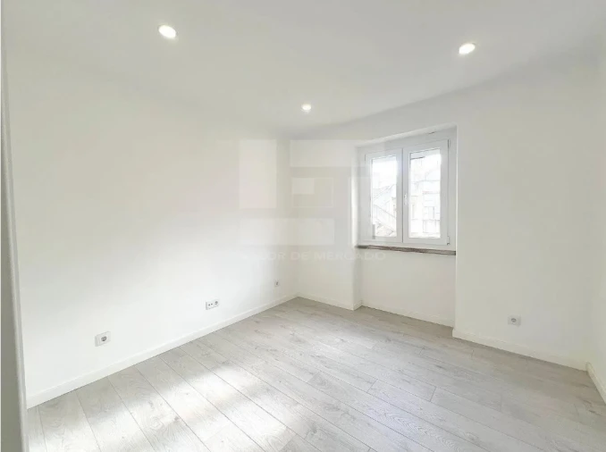 Apartamento T2 para Venda em São Vicente Foto 11