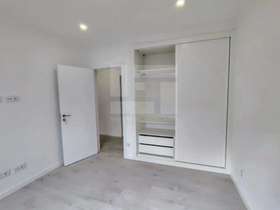 Apartamento T2 para Venda em São Vicente Foto 8