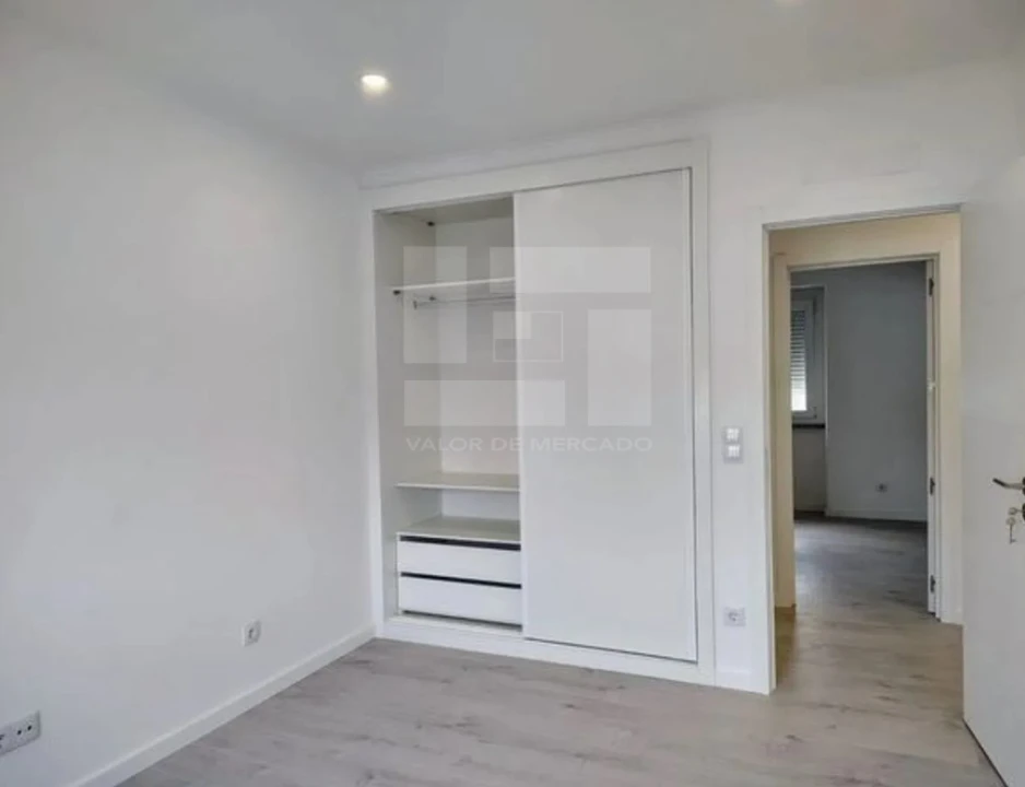 Apartamento T2 para Venda em São Vicente Foto 9