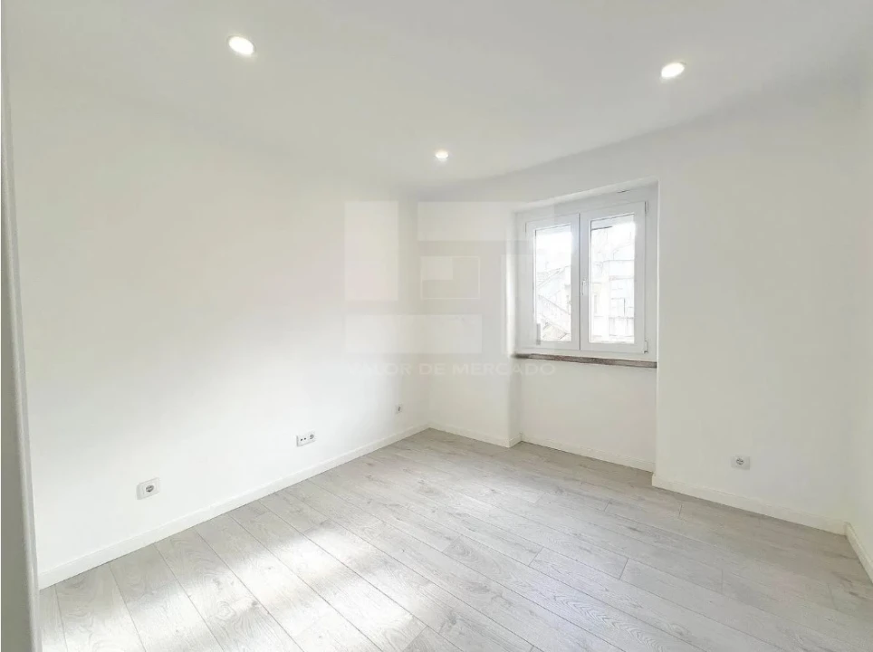 Apartamento T2 para Venda em São Vicente Foto 12