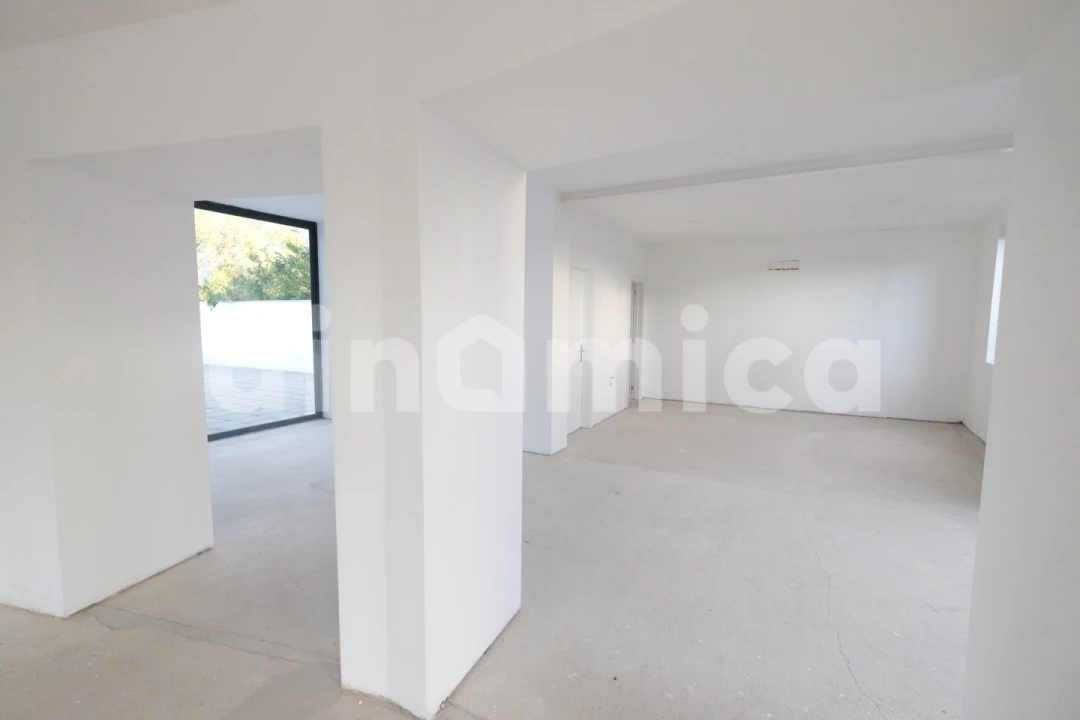 Loja para Arrendamento em Avidos e Lagoa Foto 5