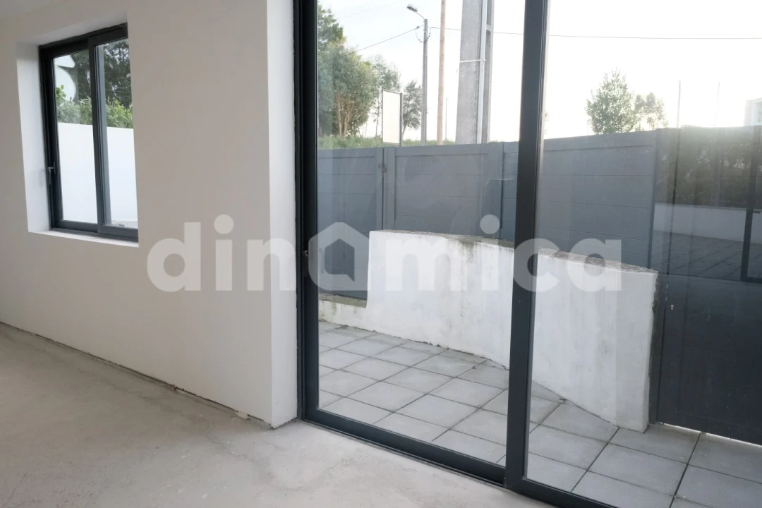 Loja para Arrendamento em Avidos e Lagoa Foto 9