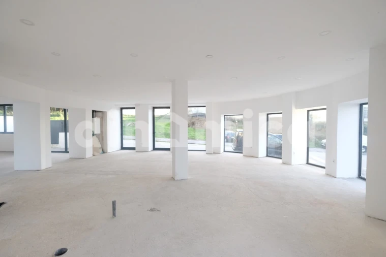 Loja para Arrendamento em Avidos e Lagoa Foto 2