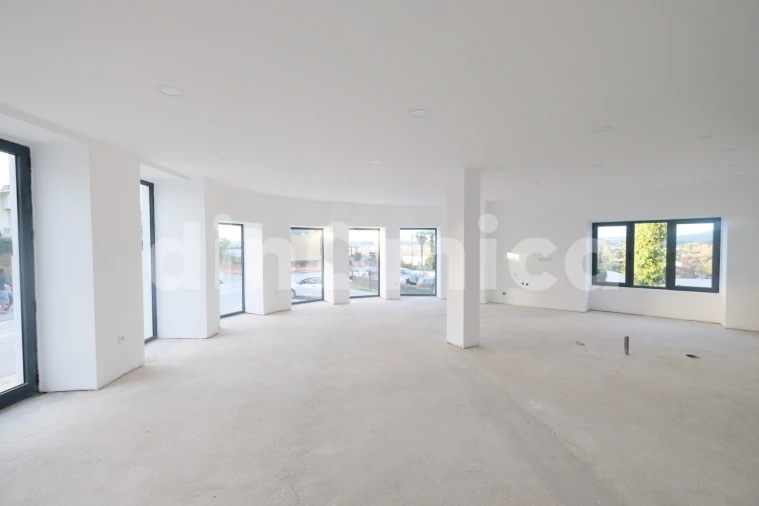 Loja para Arrendamento em Avidos e Lagoa Foto 1