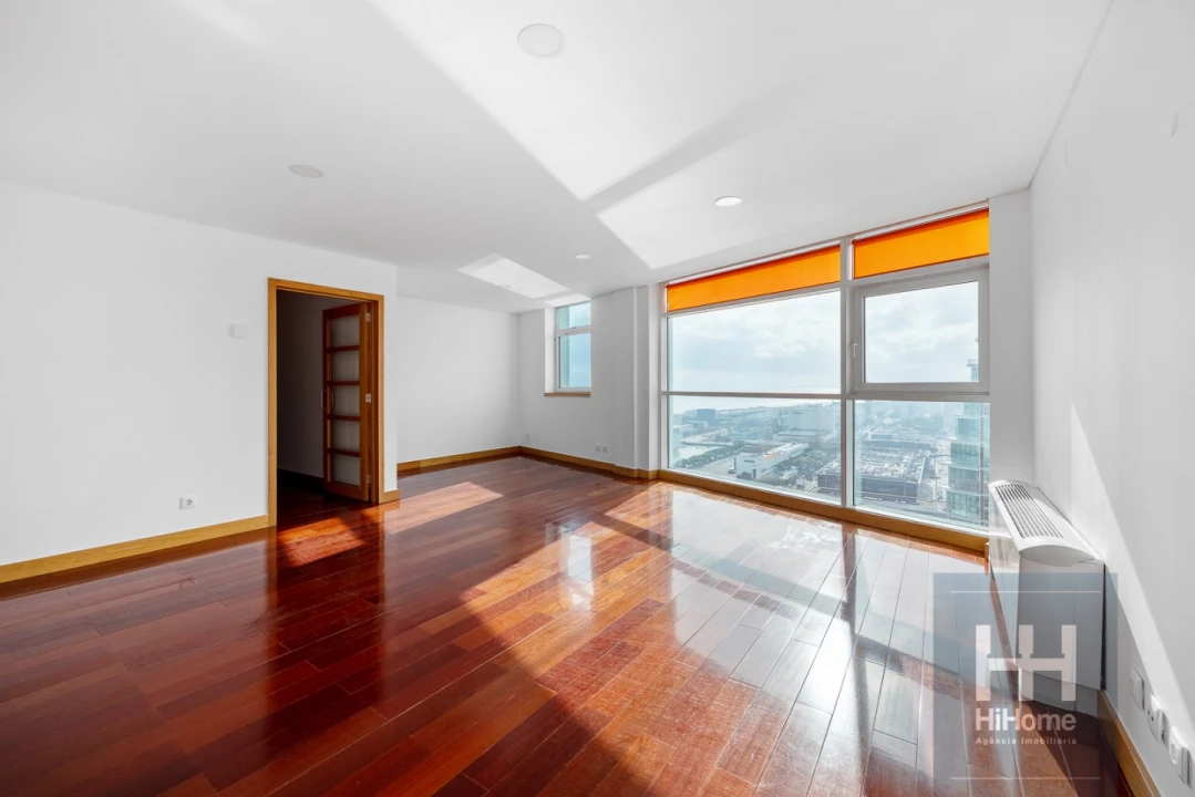 Apartamento T2 para Venda em Parque das Nações Foto 5
