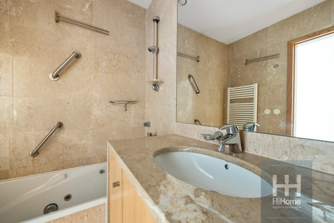 Apartamento T2 para Venda em Parque das Nações Foto 23