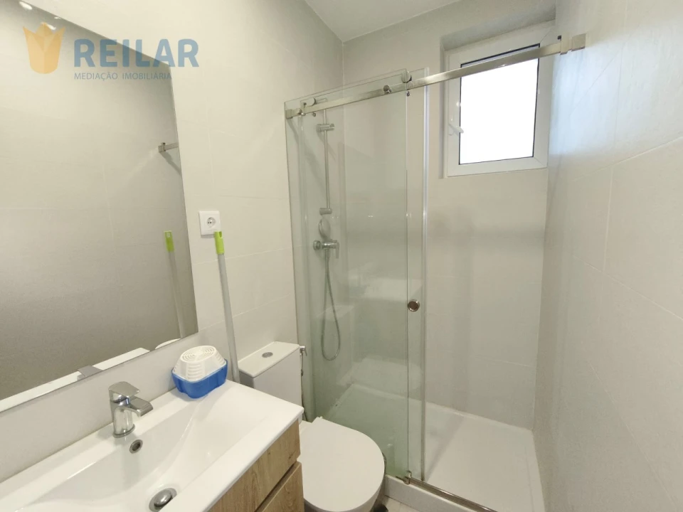 Apartamento T1 para Arrendamento em São Vicente Foto 8