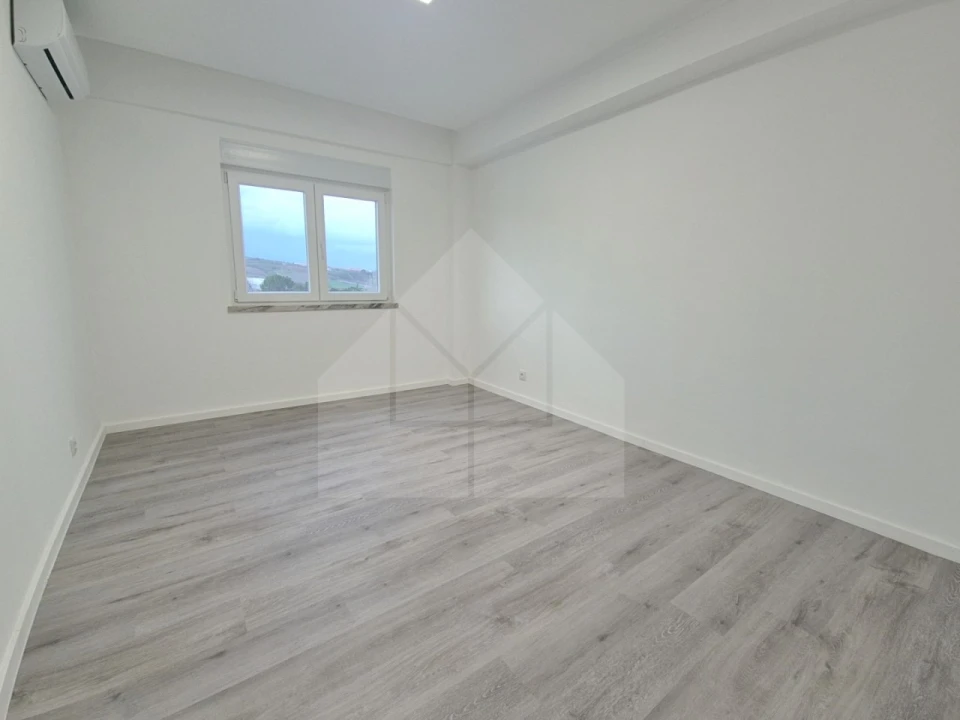 Apartamento T2 para Venda em Lourinhã e Atalaia Foto 18