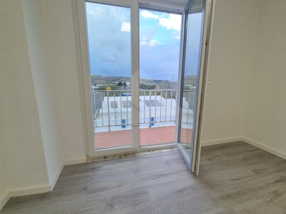 Apartamento T2 para Venda em Lourinhã e Atalaia Foto 25