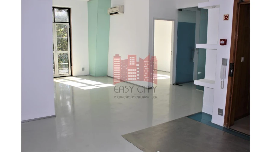 Escritório para Arrendamento em Santo António Foto 10