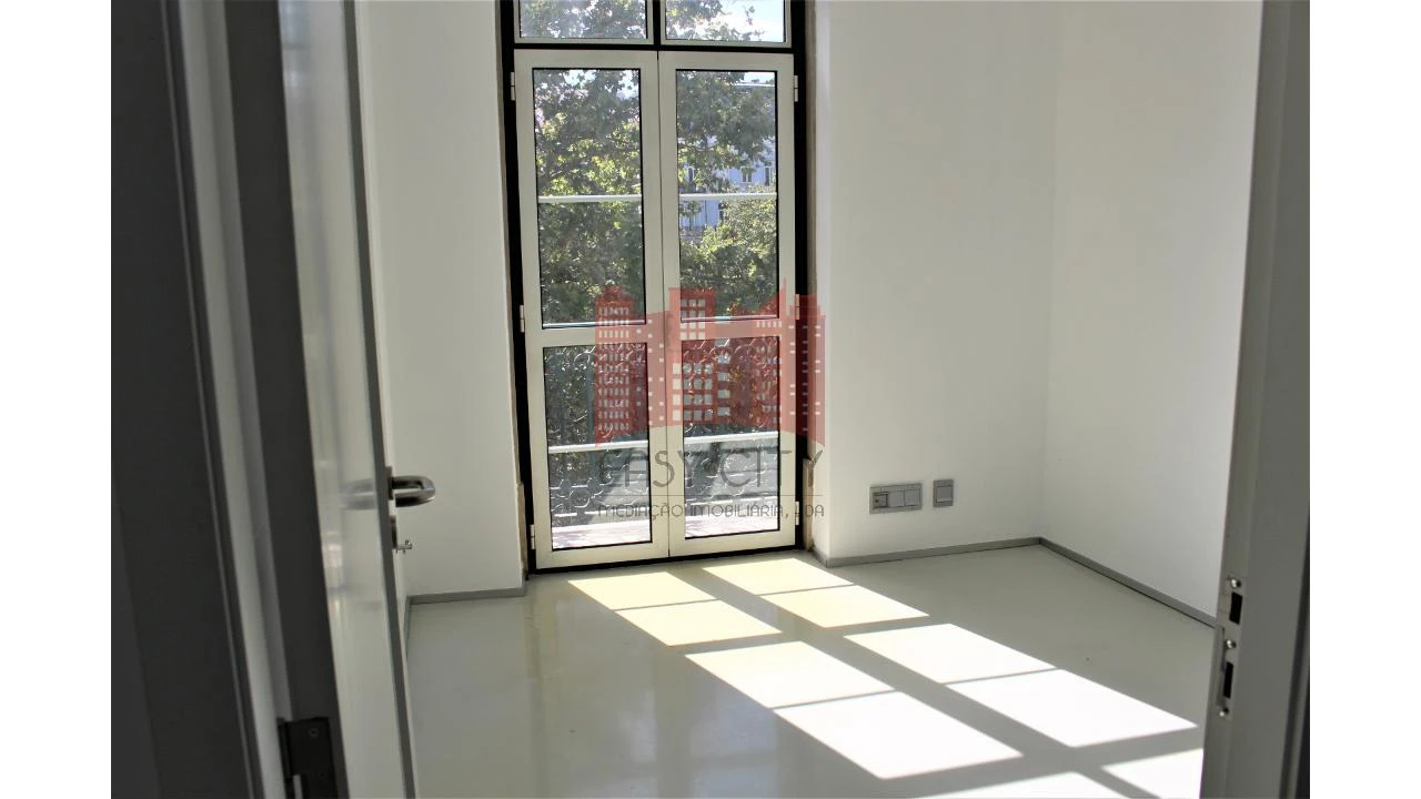 Escritório para Arrendamento em Santo António Foto 4