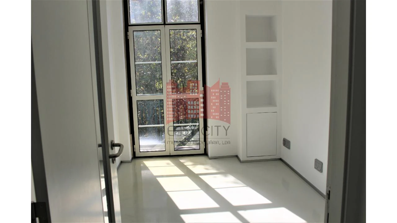 Escritório para Arrendamento em Santo António Foto 6