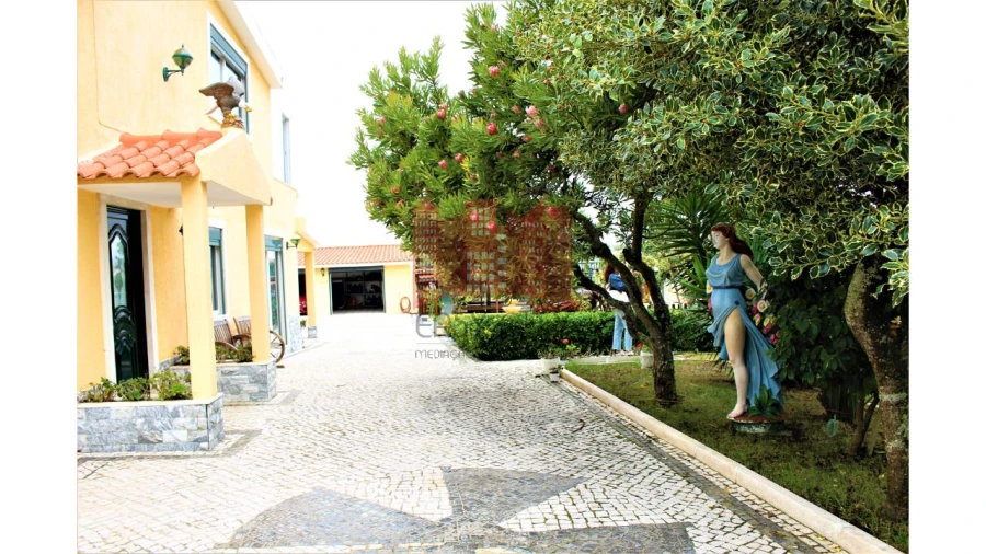 Moradia T4 para Venda em São João das Lampas e Terrugem Foto 16