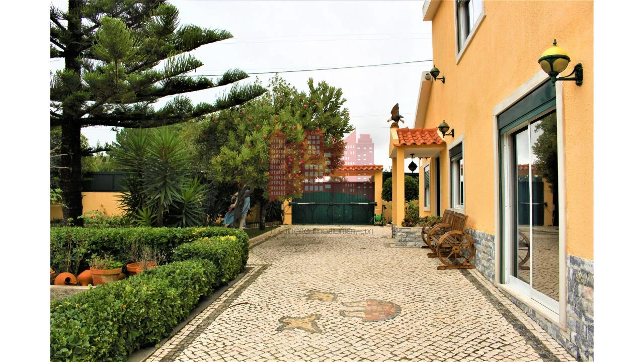 Moradia T4 para Venda em São João das Lampas e Terrugem Foto 18