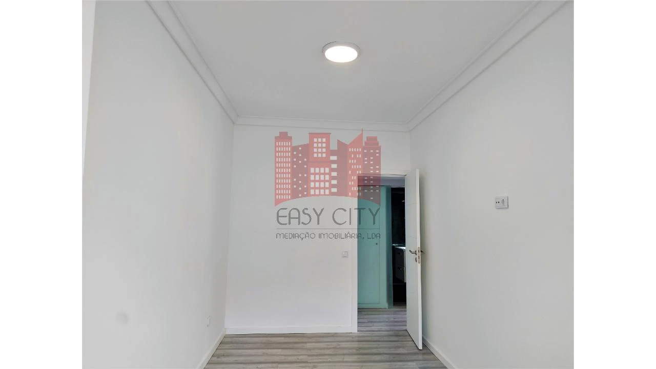 Apartamento T1 para Venda em Arroios Foto 14