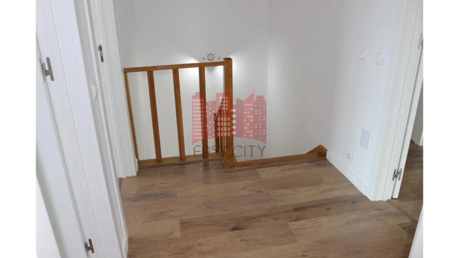 Moradia T4 para Venda em Ericeira Foto 32