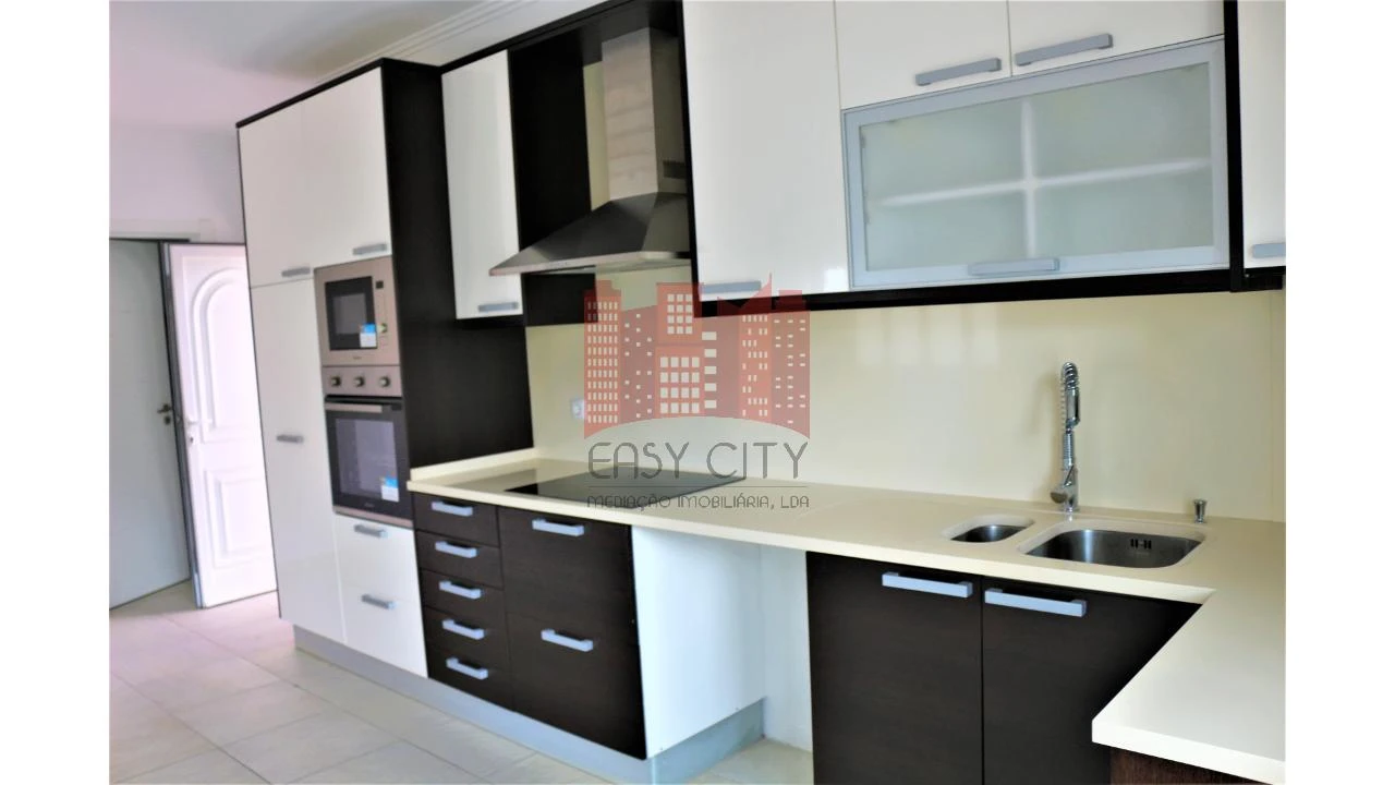 Moradia T4 para Venda em Ericeira Foto 18