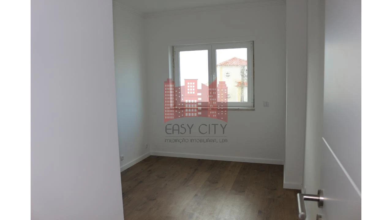 Moradia T4 para Venda em Ericeira Foto 33