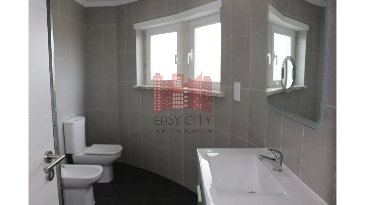 Moradia T4 para Venda em Ericeira Foto 38