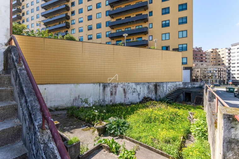 Moradia T6 para Venda em Santa Marinha e São Pedro da Afurada Foto 11