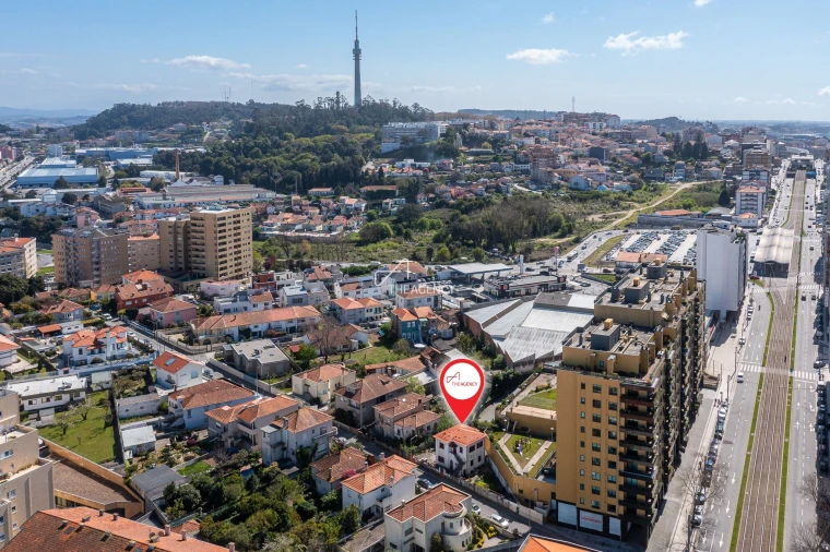 Moradia T6 para Venda em Santa Marinha e São Pedro da Afurada Foto 6