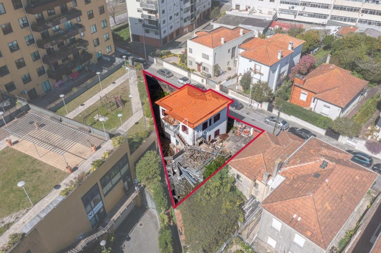 Moradia T6 para Venda em Santa Marinha e São Pedro da Afurada Foto 3