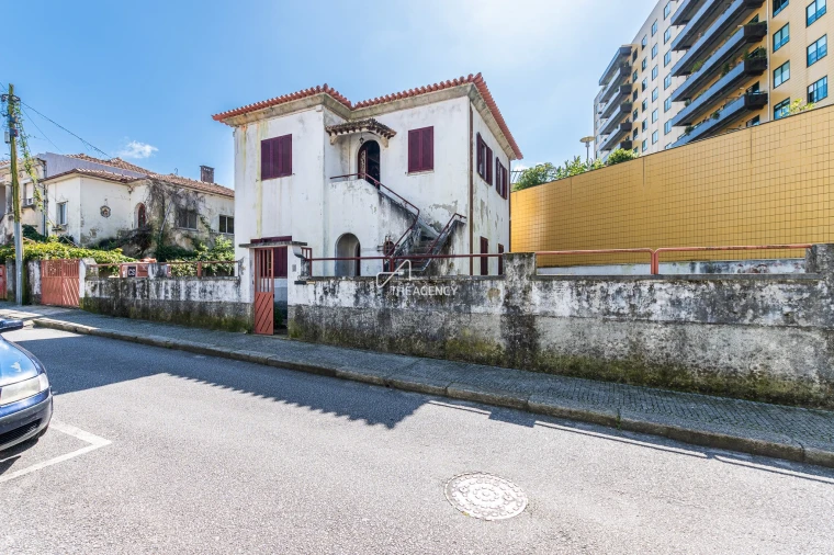 Moradia T6 para Venda em Santa Marinha e São Pedro da Afurada Foto 8