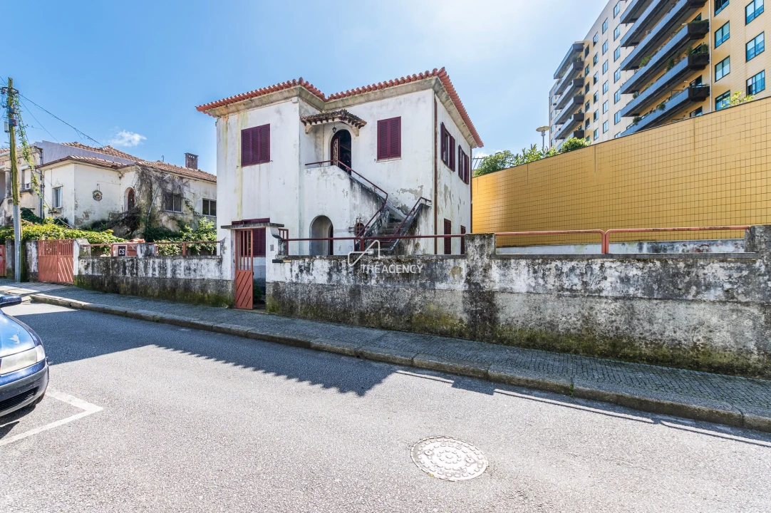 Moradia T6 para Venda em Santa Marinha e São Pedro da Afurada Foto 8