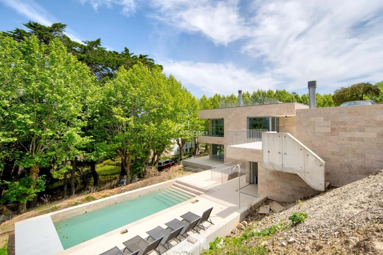 Moradia T4 para Venda em Agualva e Mira-Sintra Foto 12