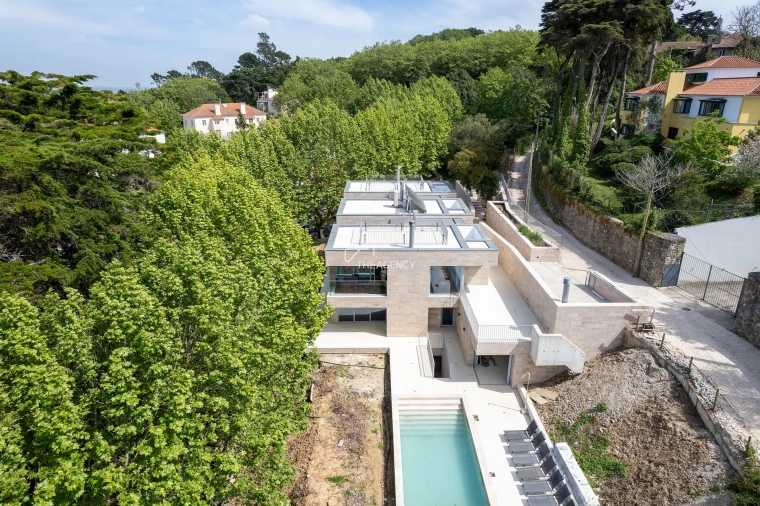 Moradia T4 para Venda em Agualva e Mira-Sintra Foto 15