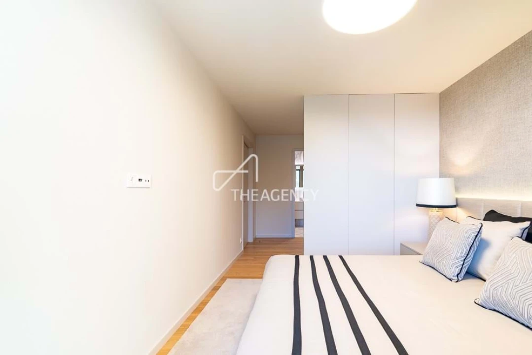 Apartamento T4 para Venda em Santa Marinha Foto 17