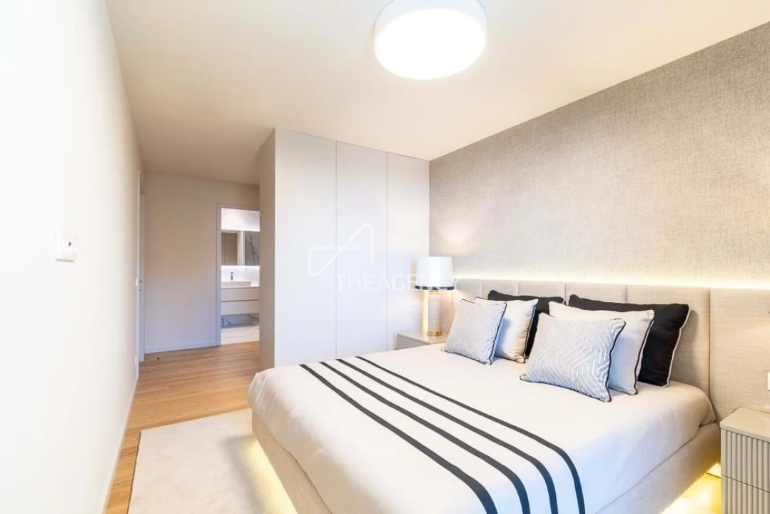 Apartamento T4 para Venda em Santa Marinha Foto 15