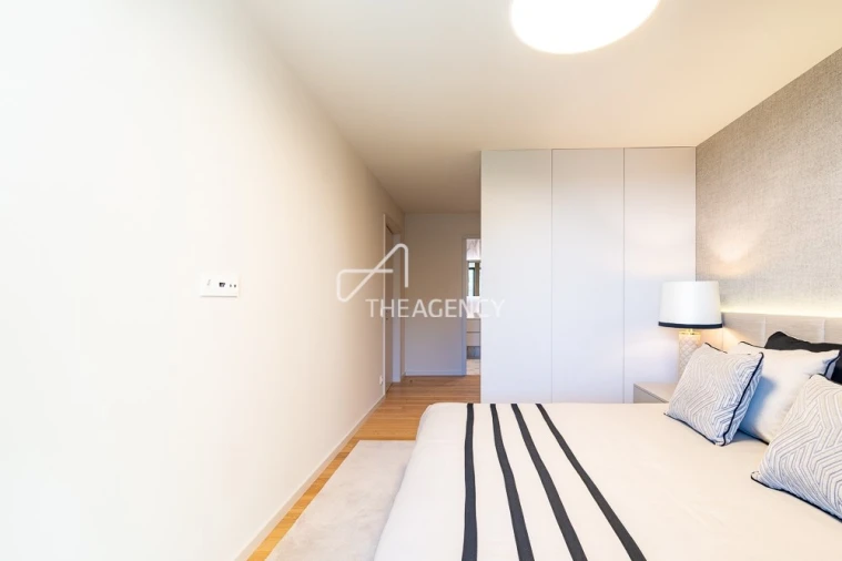 Apartamento T4 para Venda em Santa Marinha Foto 16