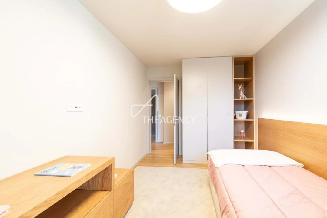 Apartamento T4 para Venda em Santa Marinha Foto 13