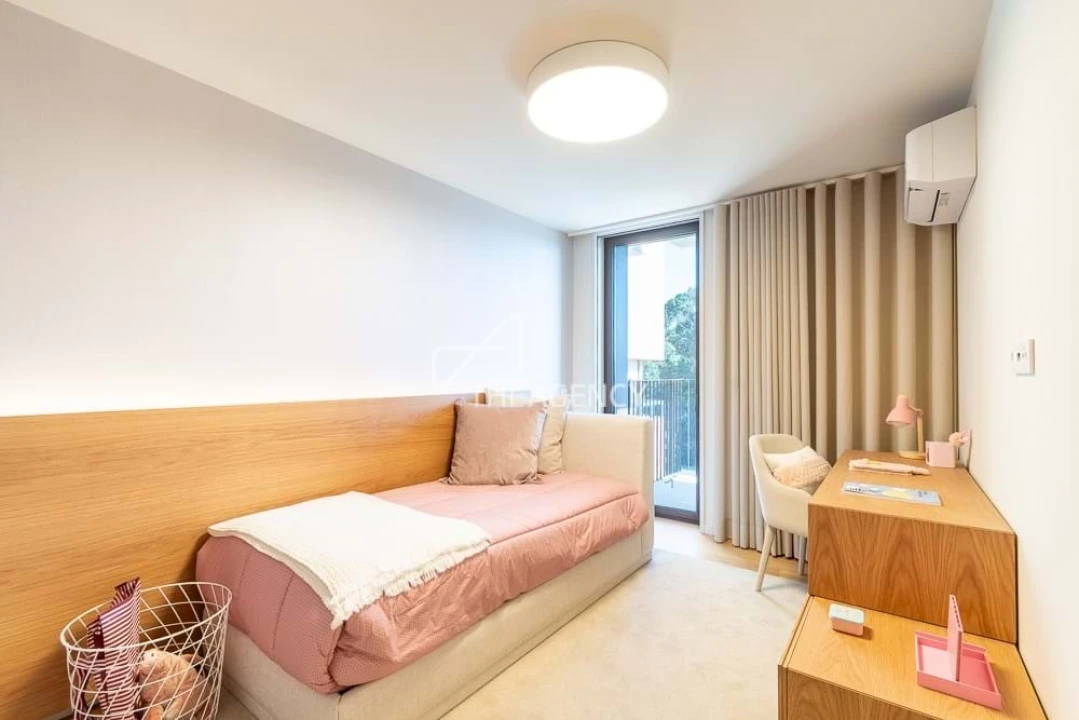 Apartamento T4 para Venda em Santa Marinha Foto 11