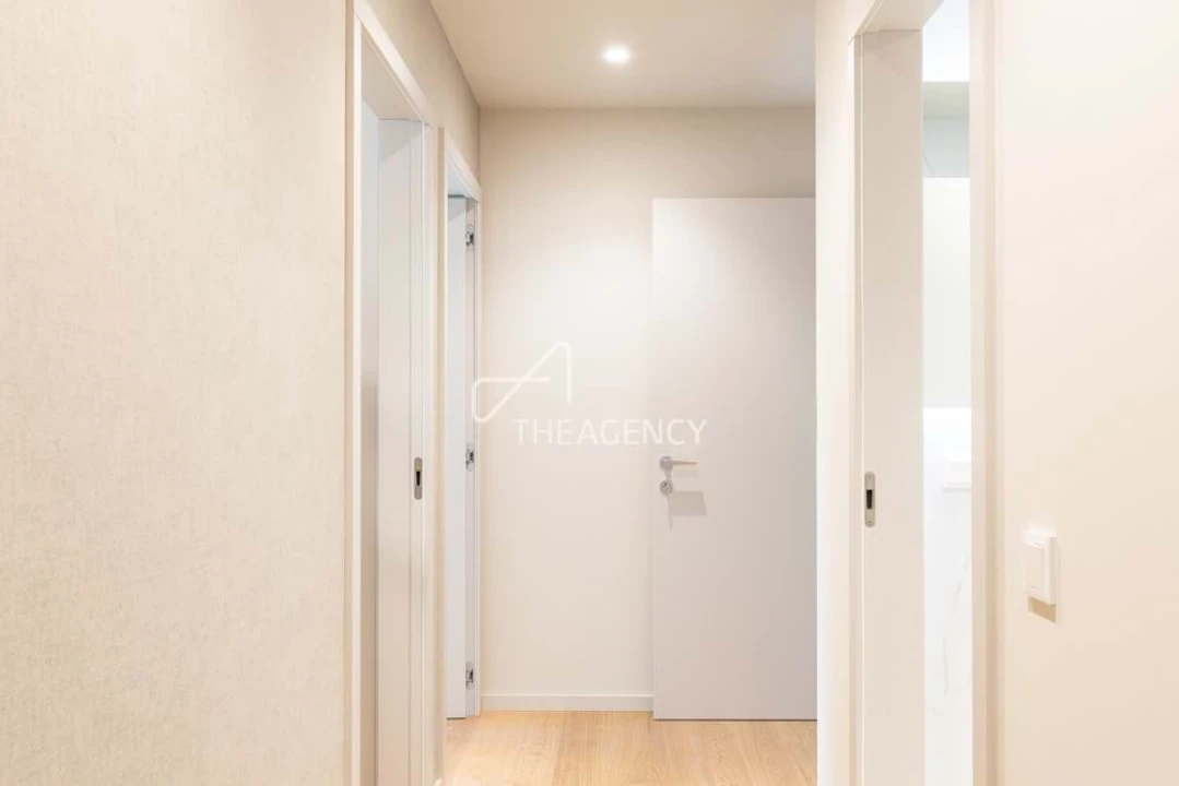 Apartamento T4 para Venda em Santa Marinha Foto 7