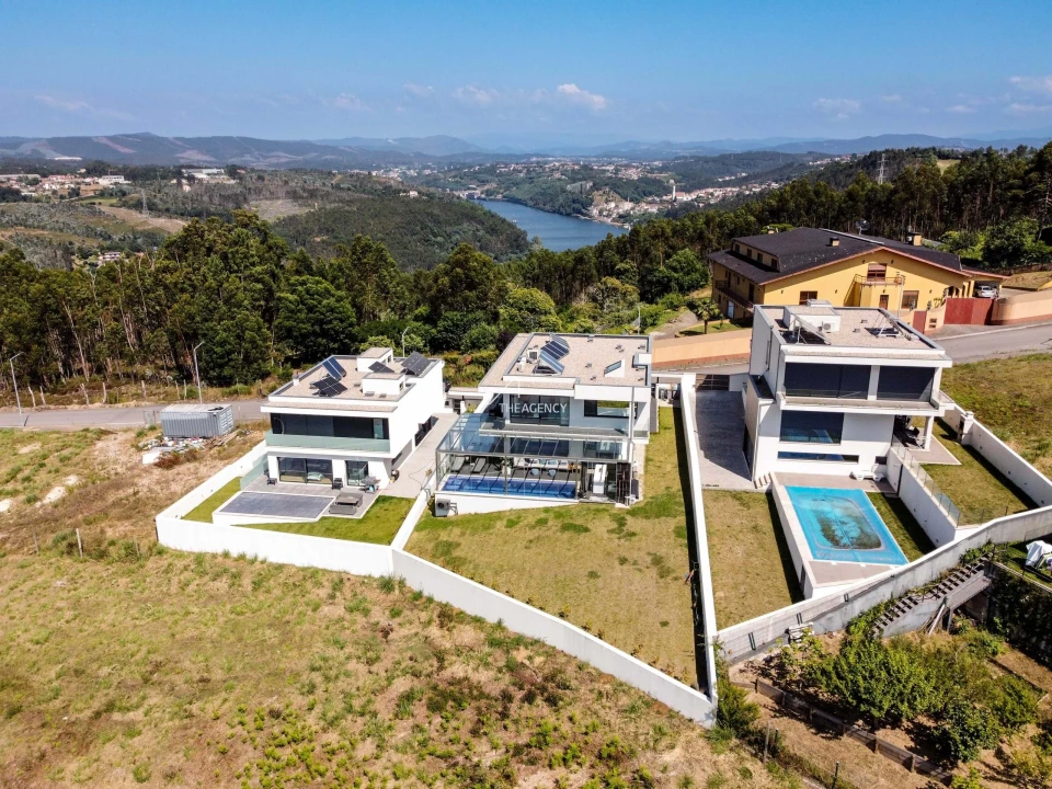 Moradia T5 para Venda em Santa Marinha e São Pedro da Afurada Foto 52