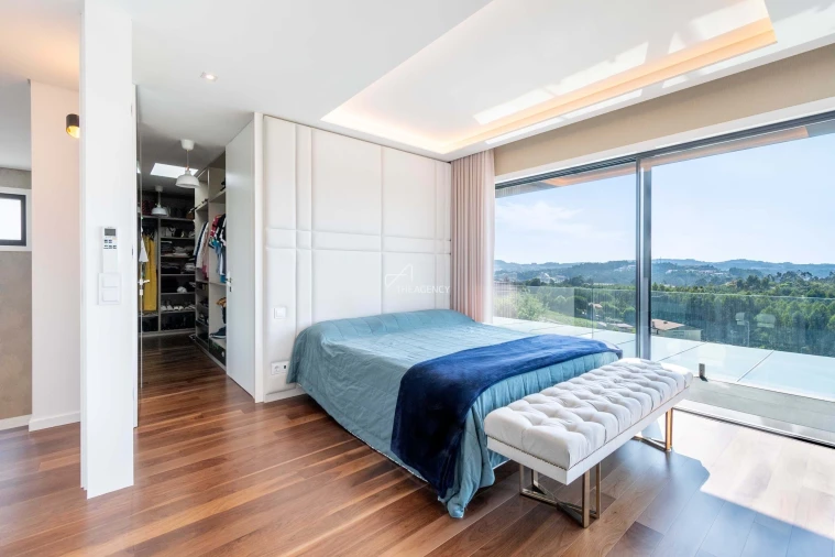 Moradia T5 para Venda em Santa Marinha e São Pedro da Afurada Foto 19