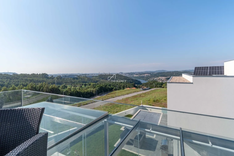 Moradia T5 para Venda em Santa Marinha e São Pedro da Afurada Foto 37