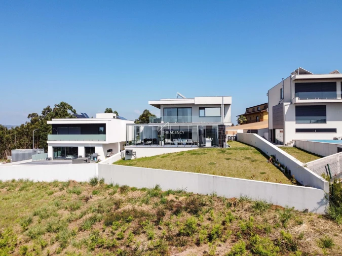 Moradia T5 para Venda em Santa Marinha e São Pedro da Afurada Foto 51