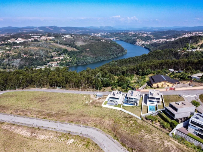 Moradia T5 para Venda em Santa Marinha e São Pedro da Afurada Foto 58