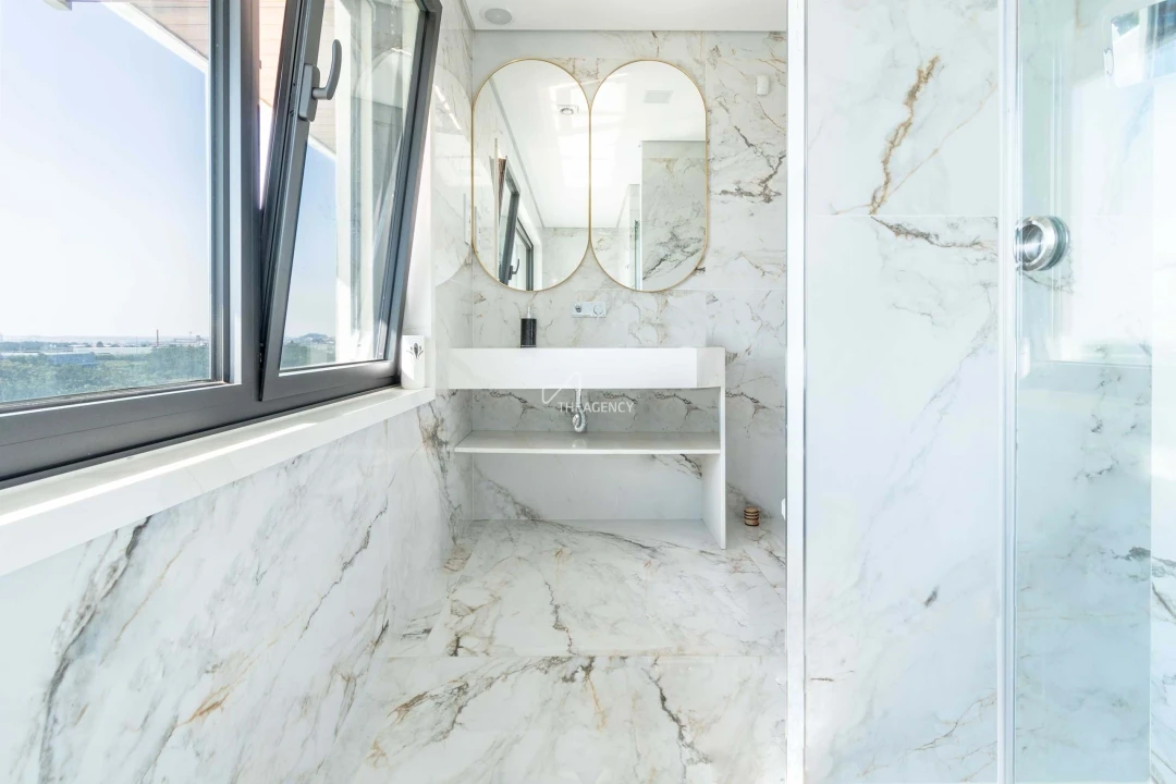 Moradia T5 para Venda em Santa Marinha e São Pedro da Afurada Foto 22