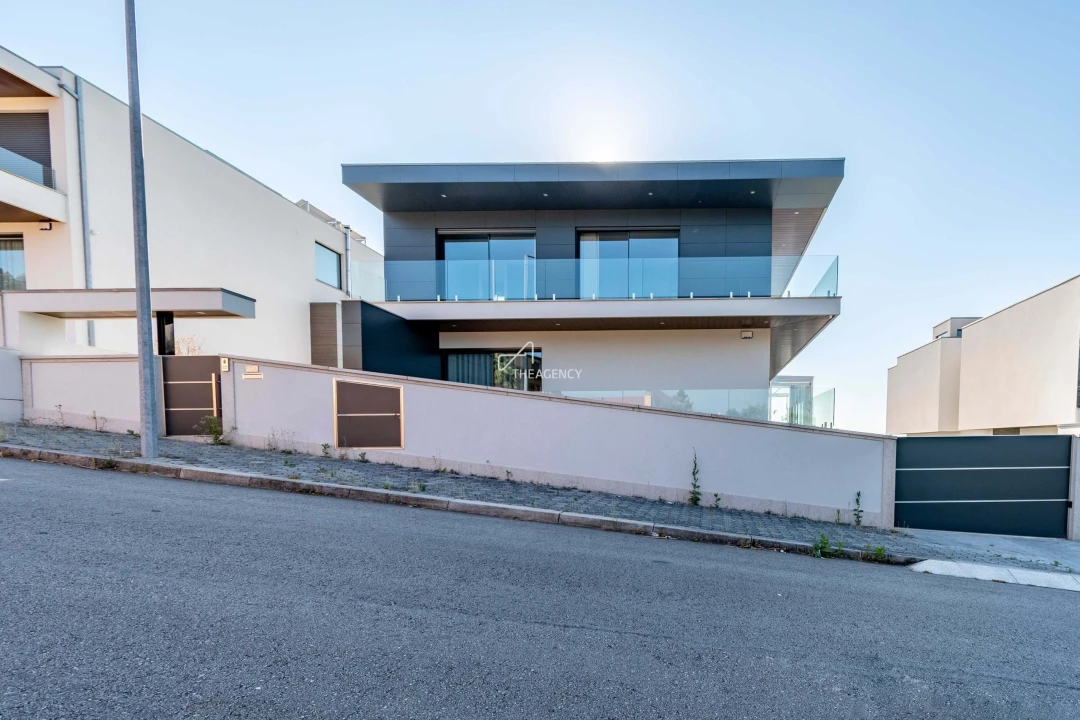 Moradia T5 para Venda em Santa Marinha e São Pedro da Afurada Foto 50